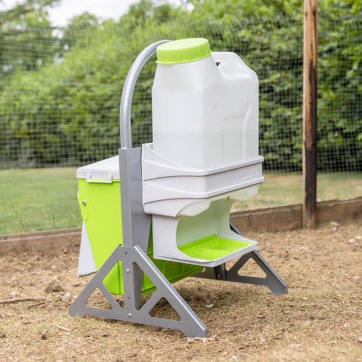 Ställ för vattenautomat och foderautomat höns