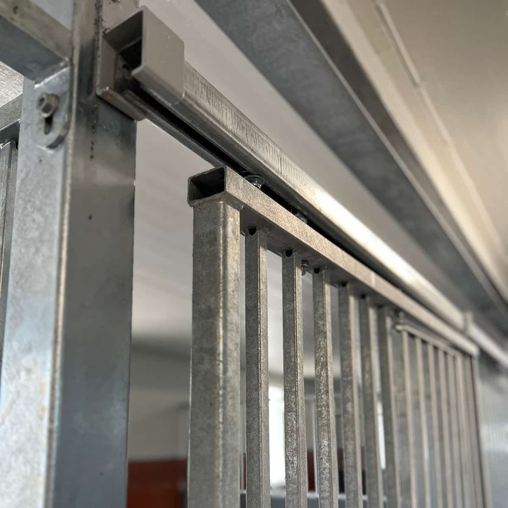 Front med skjutdörr 3,0 m, inkl plastplank, SWE