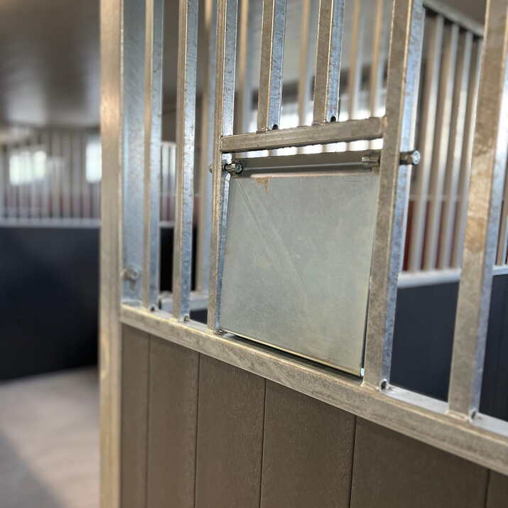 Front med skjutdörr 3,0 m, inkl plastplank, SWE