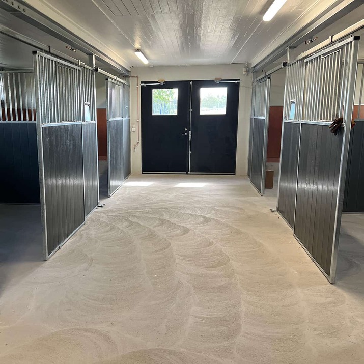 Front med skjutdörr 3,0 m, inkl plastplank, SWE