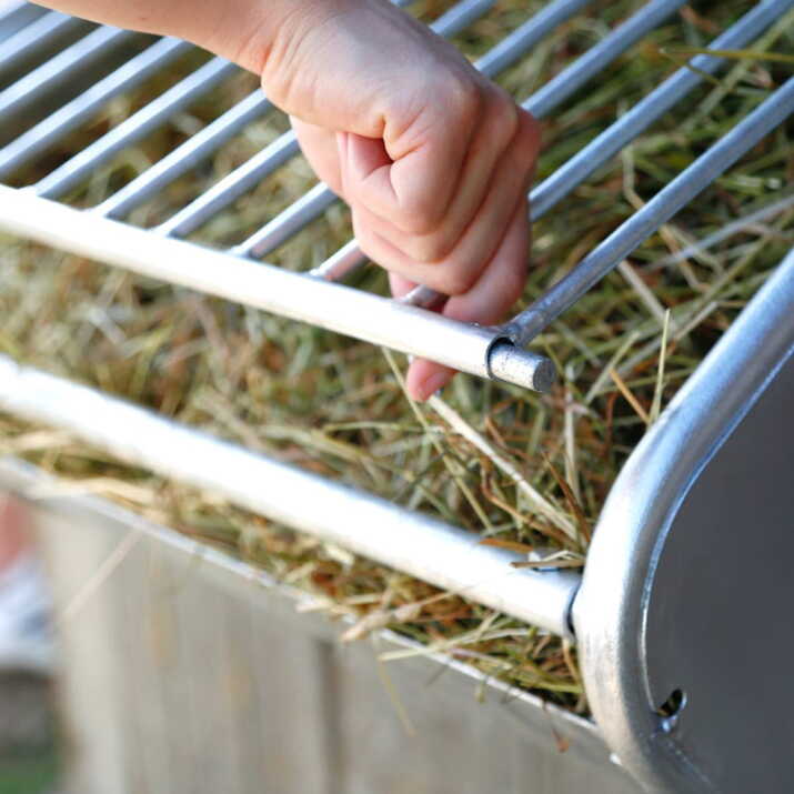 Höhäck med justerbart galler, SlowFeeder